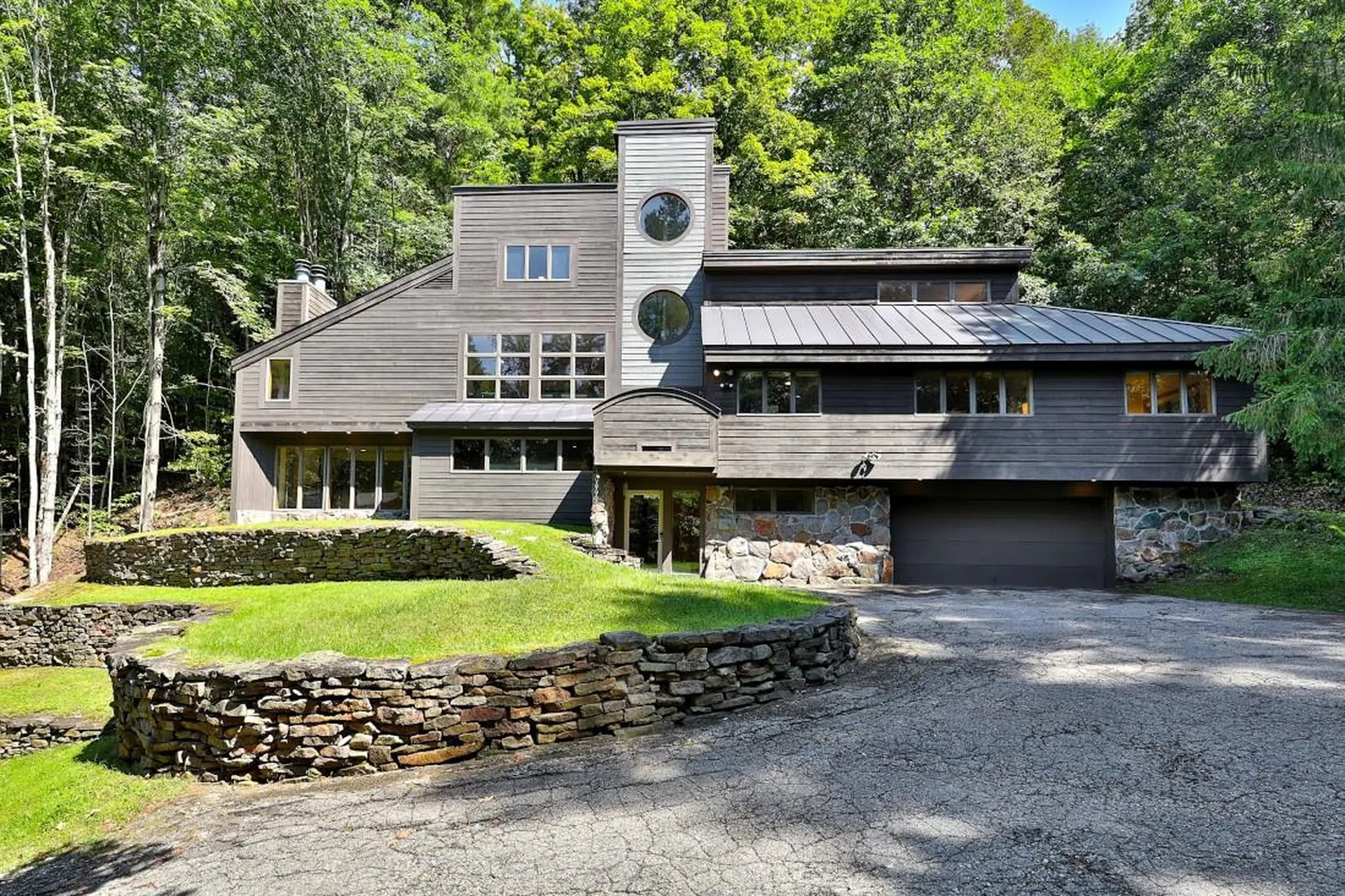 1981 River Road Killington VT 05751