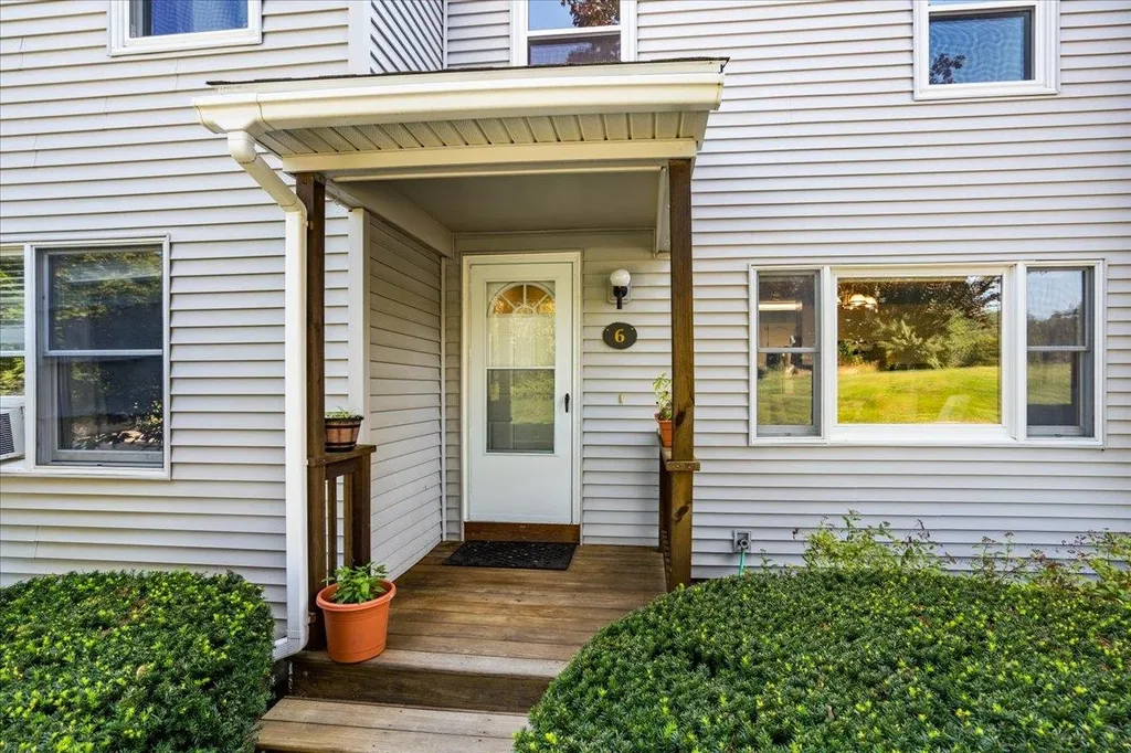 6 Fieldstone Estate Newmarket NH 03857