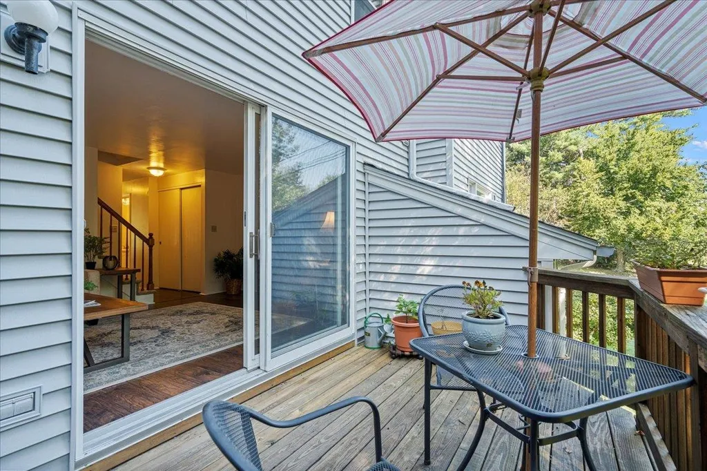 6 Fieldstone Estate Newmarket NH 03857