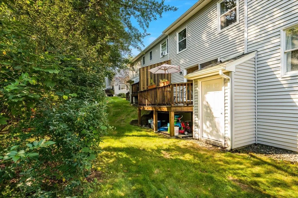 6 Fieldstone Estate Newmarket NH 03857