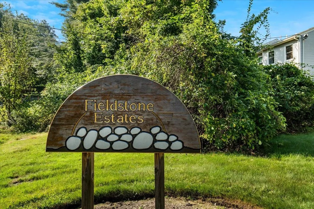 6 Fieldstone Estate Newmarket NH 03857
