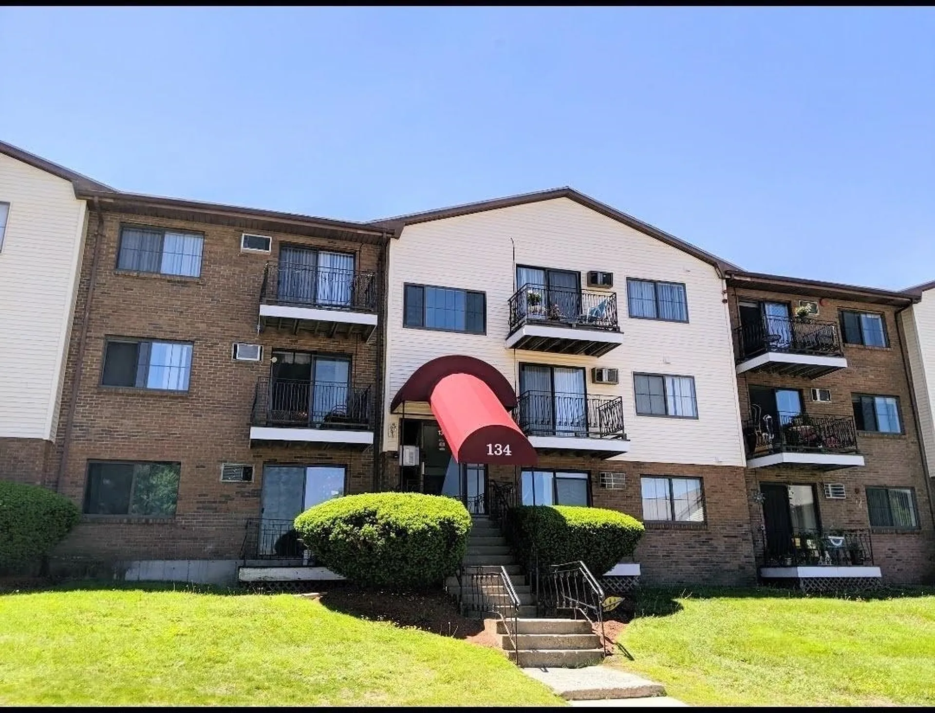 134 Mammoth Road Hooksett NH 03106