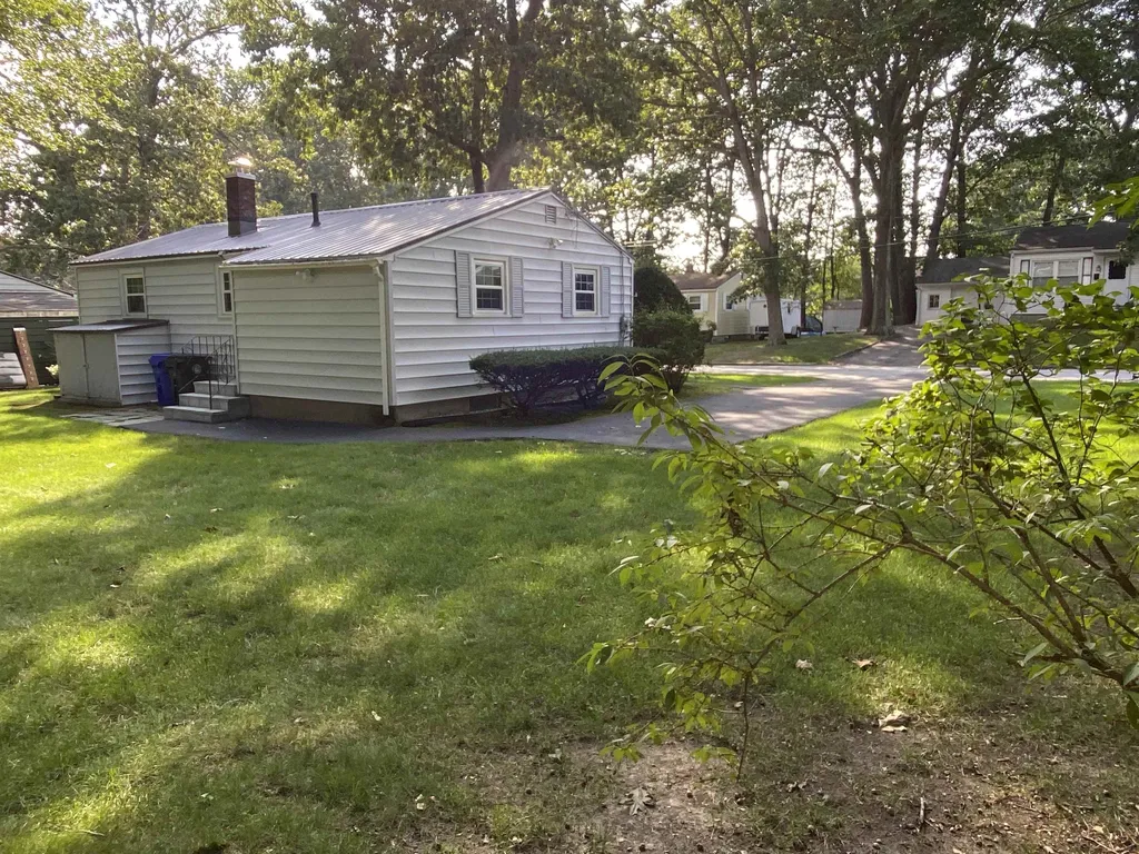 467 Normand Street Manchester NH 03109