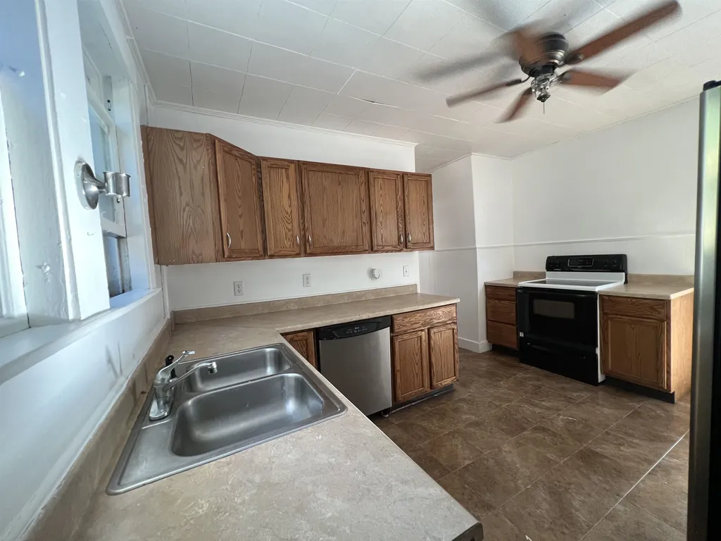 29 Court Street Newport NH 03773