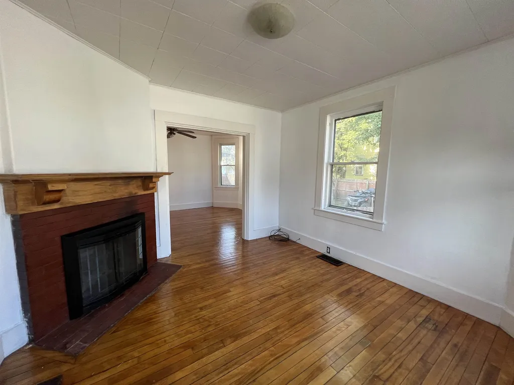 29 Court Street Newport NH 03773