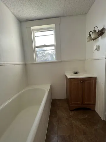29 Court Street Newport NH 03773