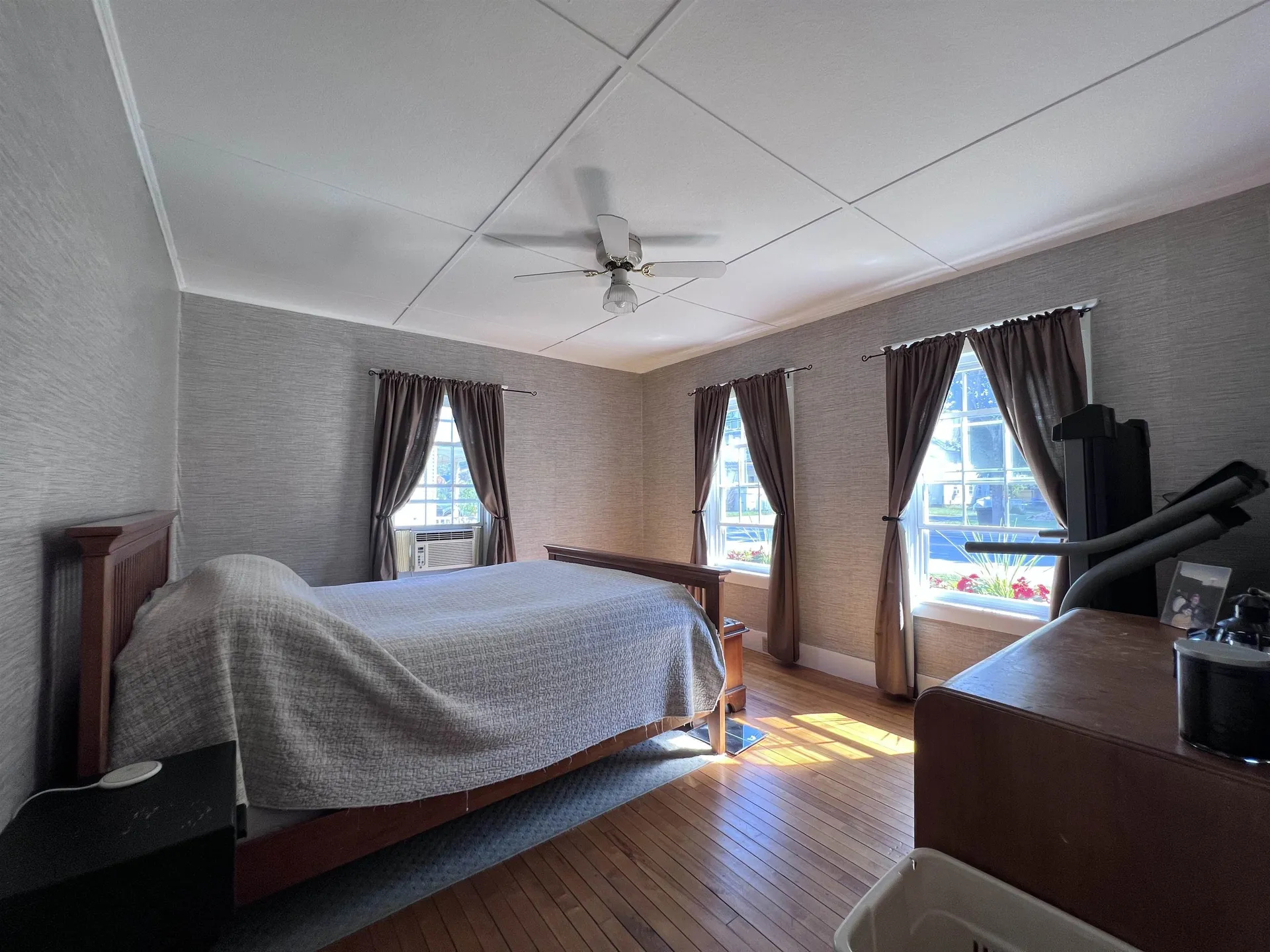 217 Pleasant Street Claremont NH 03743