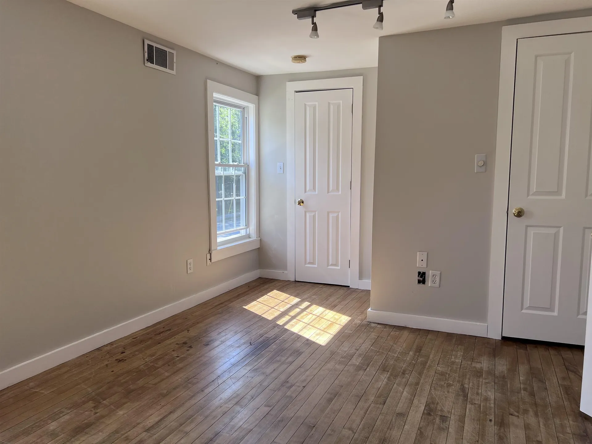 217 Pleasant Street Claremont NH 03743