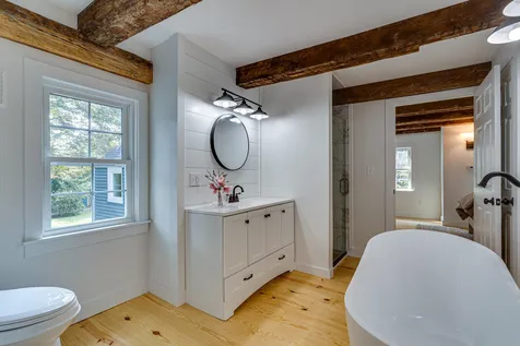 15 Railroad Avenue Newfields NH 03856