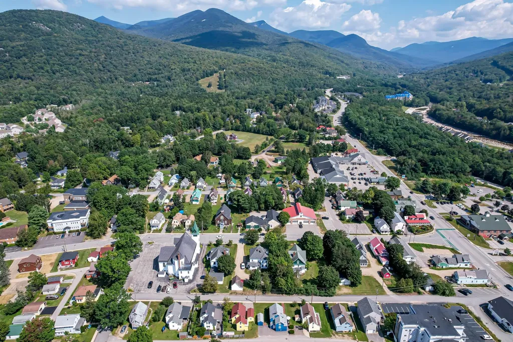 21 Coolidge Street Lincoln NH 03251