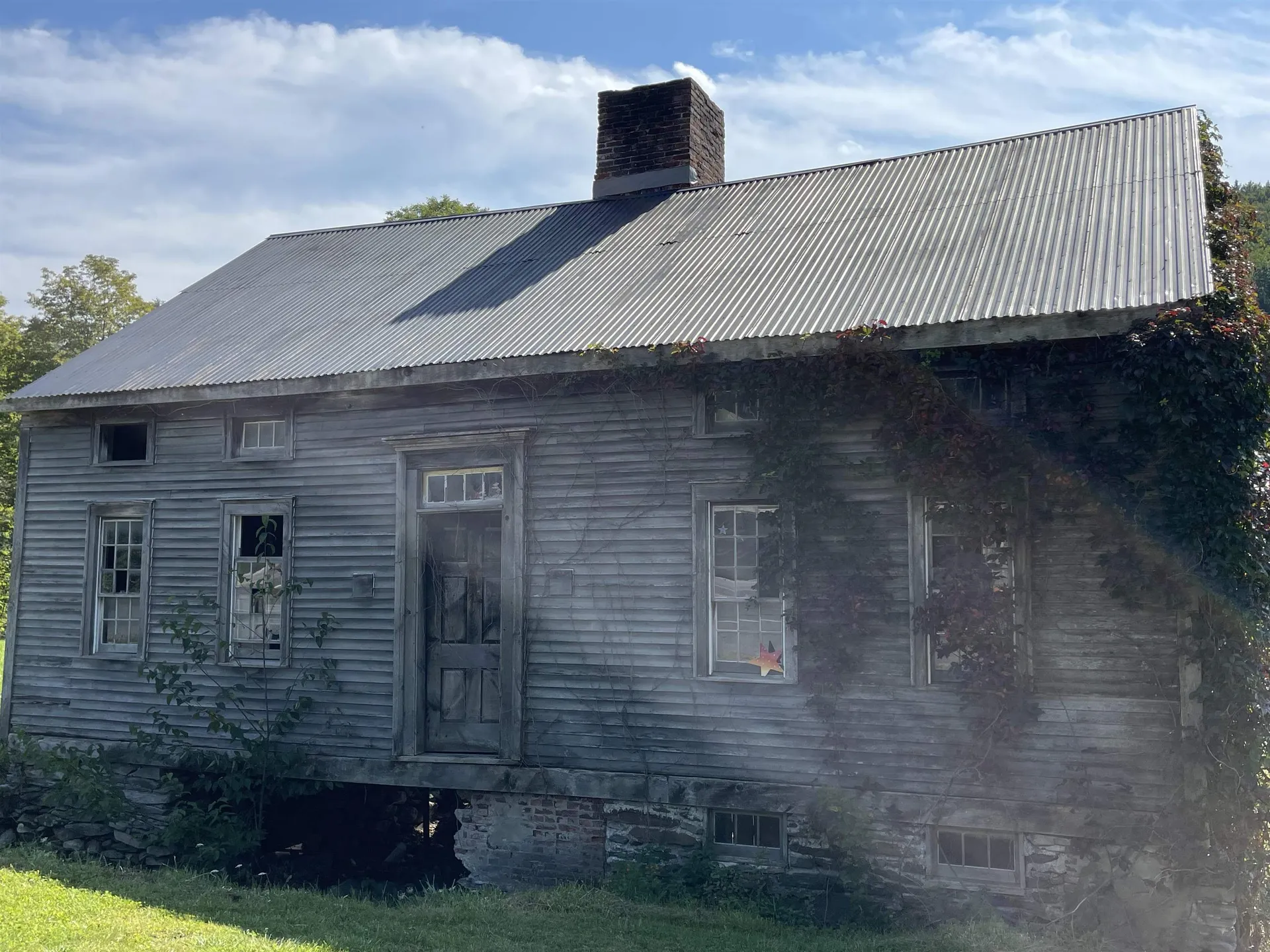 2296 North Main Street Londonderry VT 05148