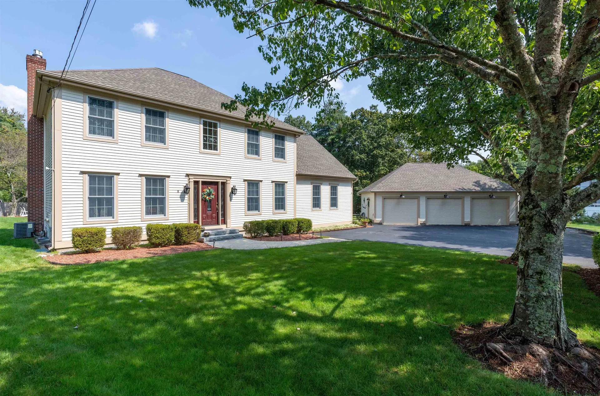 8 Canter Court Nashua NH 03063