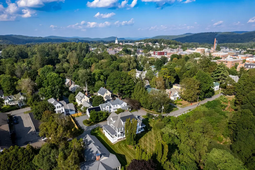 8 Pleasant Street Hanover NH 03755