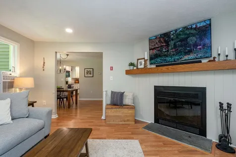 54b Lindsey Way Goffstown NH 03045