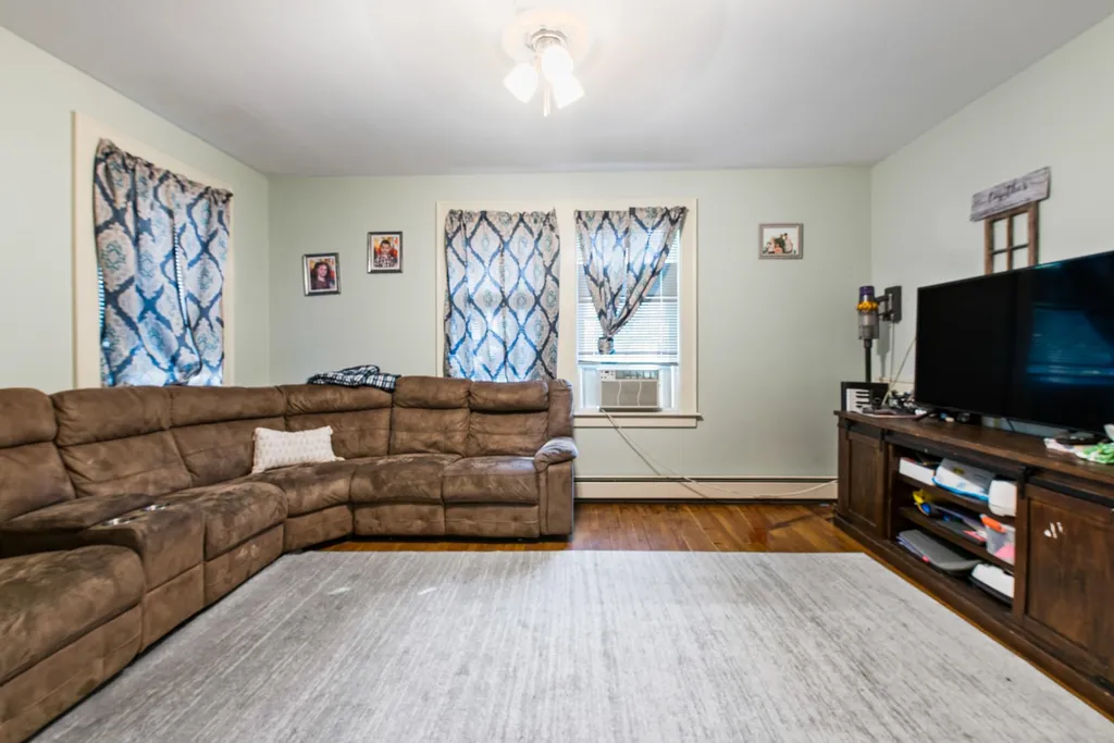10 Greenfield Road Bennington NH 03442