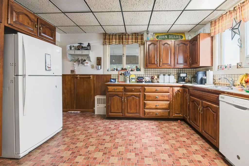 10 Greenfield Road Bennington NH 03442