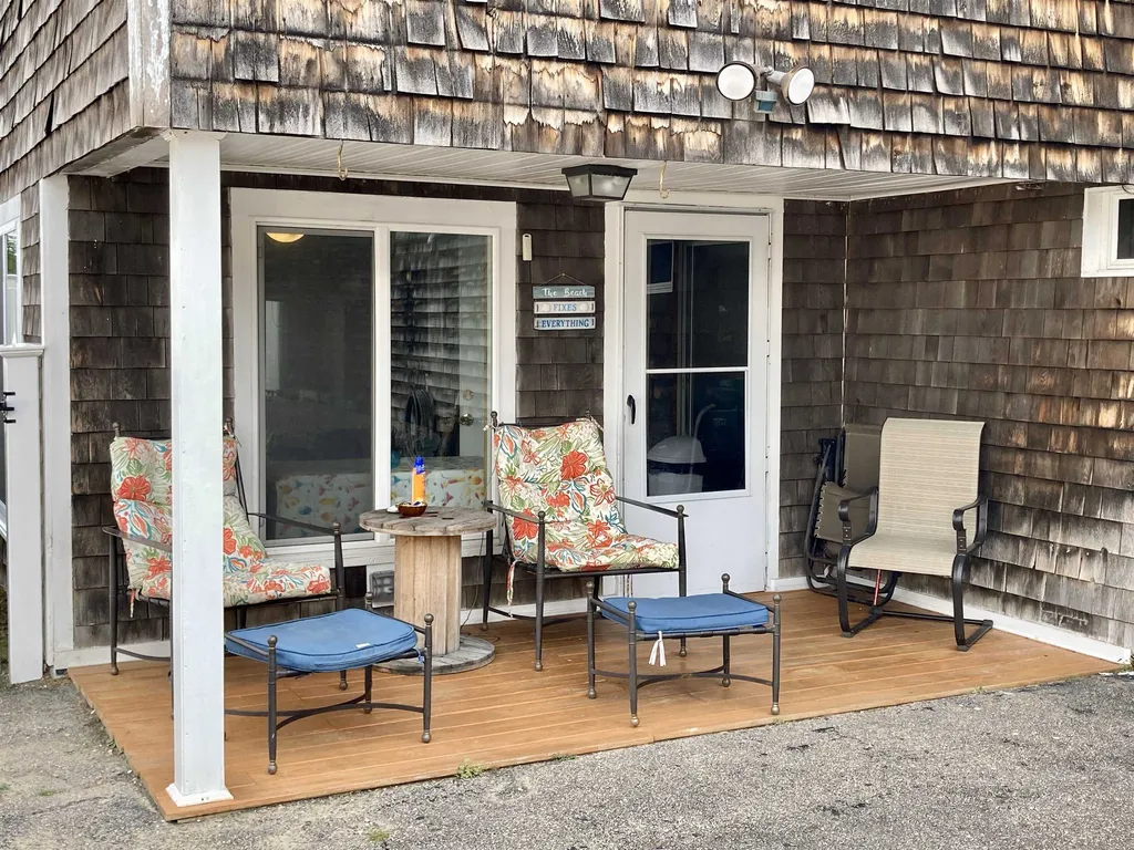 55 Woodstock Street Hampton NH 03842
