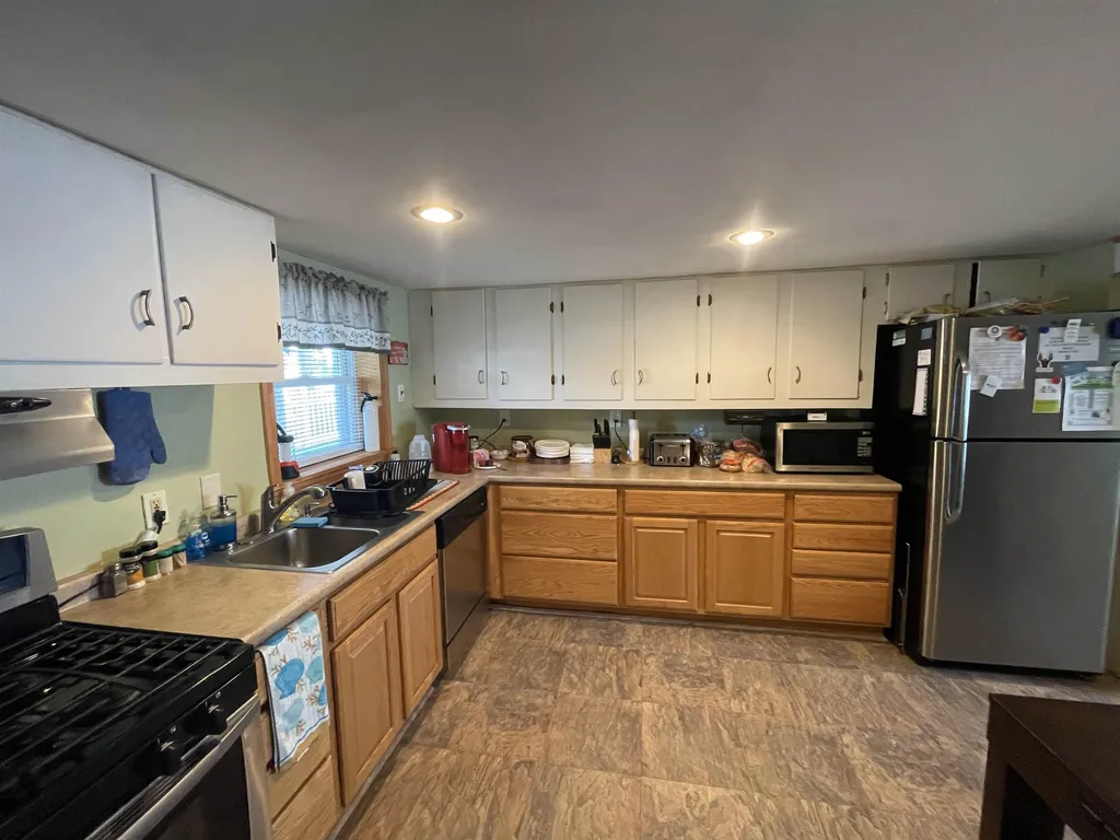 55 Woodstock Street Hampton NH 03842