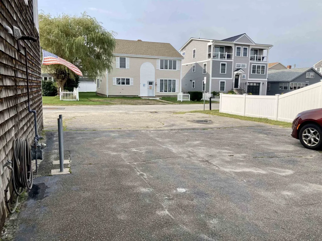 55 Woodstock Street Hampton NH 03842