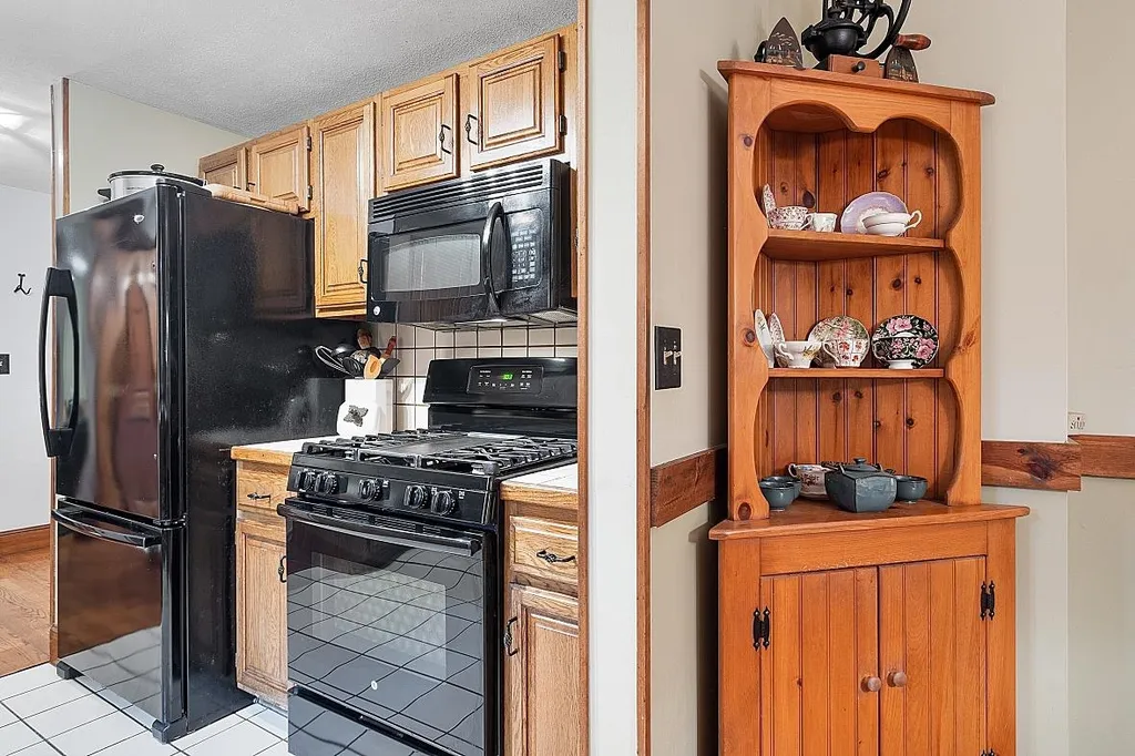 15 Oxbow Lane Derry NH 03038