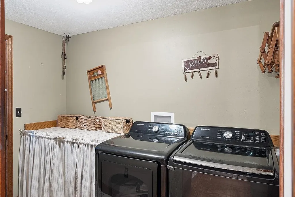 15 Oxbow Lane Derry NH 03038
