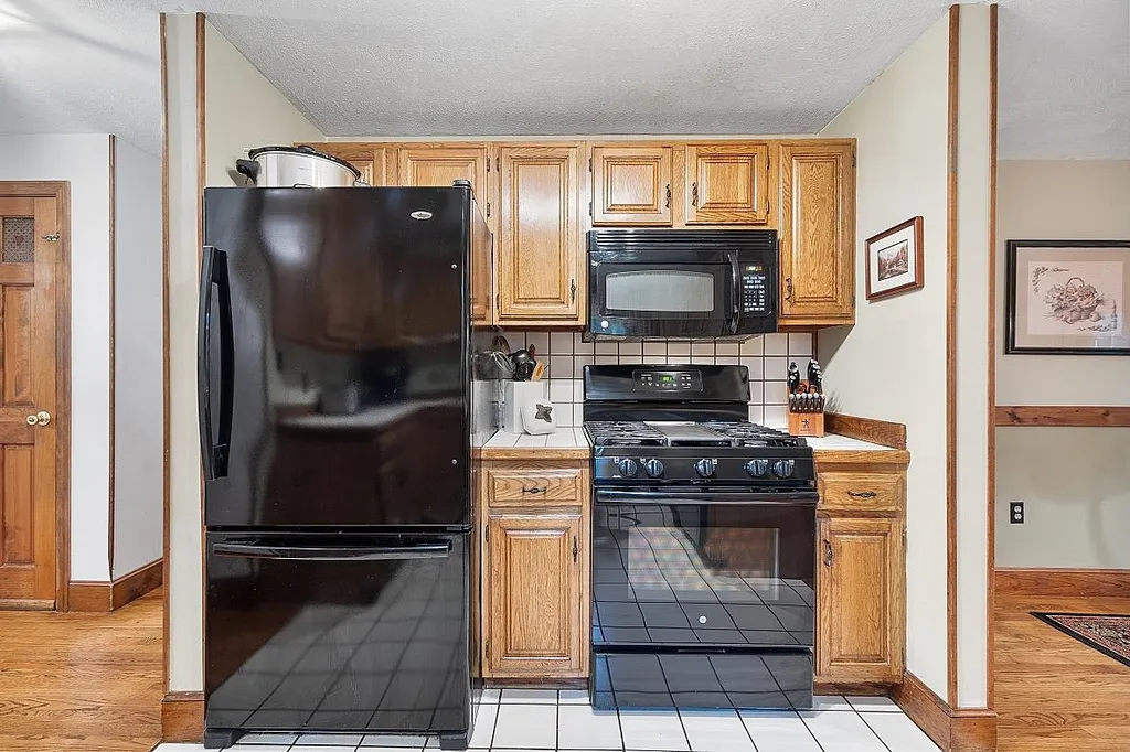15 Oxbow Lane Derry NH 03038