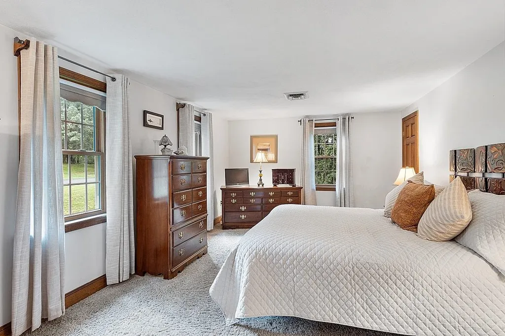 15 Oxbow Lane Derry NH 03038