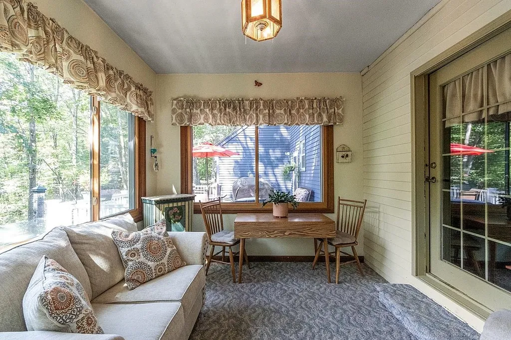 15 Oxbow Lane Derry NH 03038