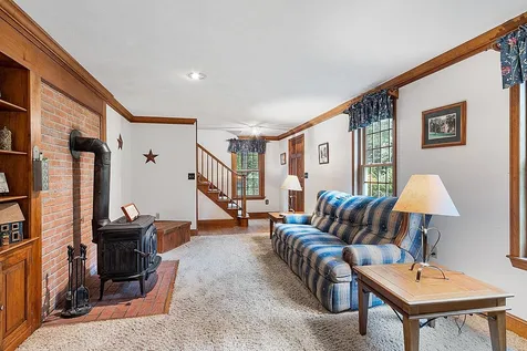 15 Oxbow Lane Derry NH 03038