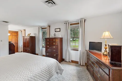 15 Oxbow Lane Derry NH 03038