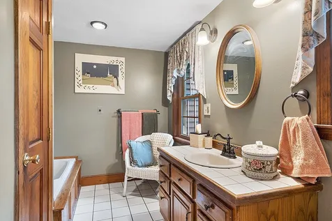 15 Oxbow Lane Derry NH 03038