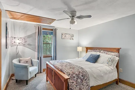 15 Oxbow Lane Derry NH 03038