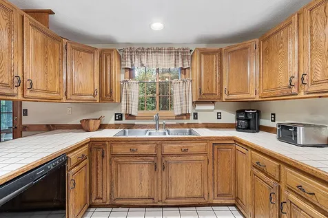 15 Oxbow Lane Derry NH 03038