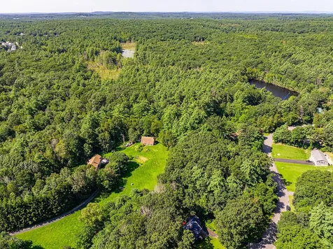 15 Oxbow Lane Derry NH 03038