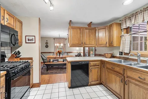 15 Oxbow Lane Derry NH 03038