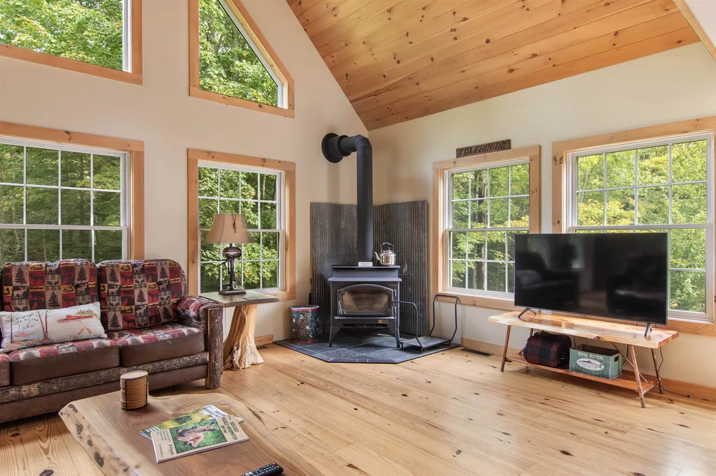 64 Merrill Road Pittsburg NH 03592