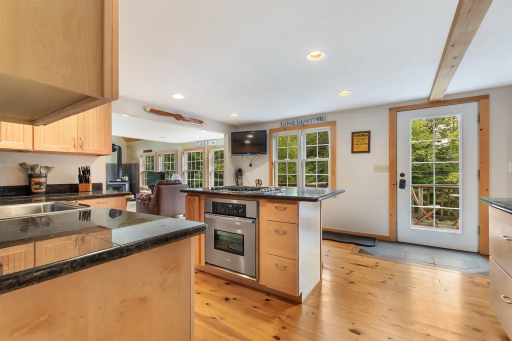 64 Merrill Road Pittsburg NH 03592