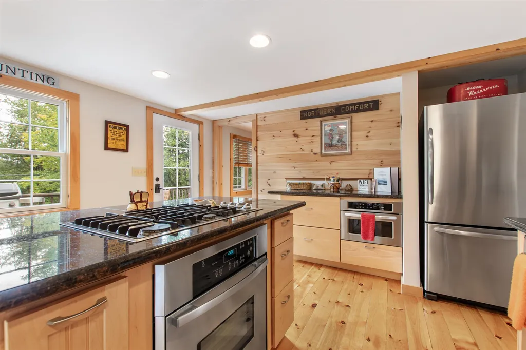 64 Merrill Road Pittsburg NH 03592