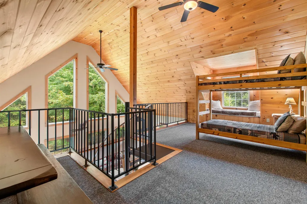64 Merrill Road Pittsburg NH 03592