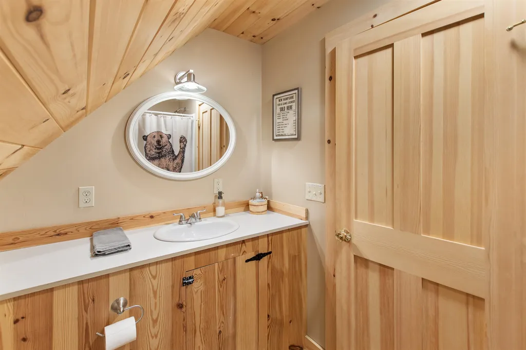 64 Merrill Road Pittsburg NH 03592