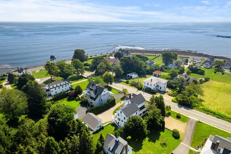 7 Atlantic Avenue North Hampton NH 03862