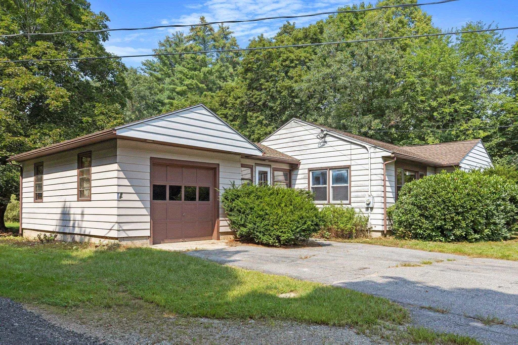 69 Packers Falls Road Newmarket NH 03857