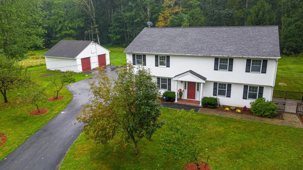 6 Galway Lane Salem NH 03079