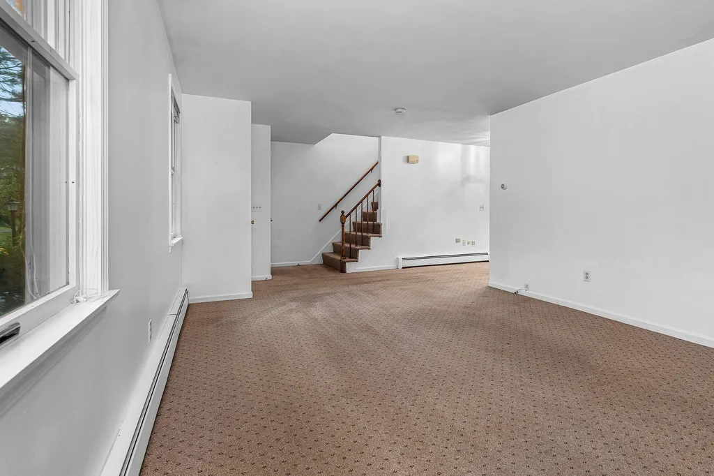 6 Galway Lane Salem NH 03079