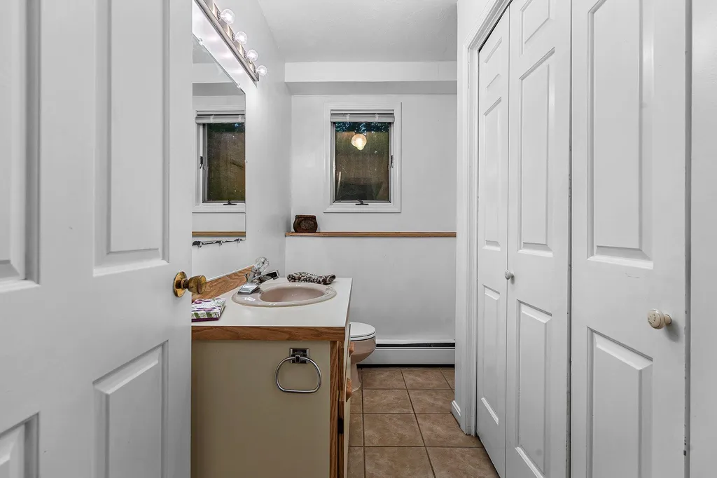 6 Galway Lane Salem NH 03079