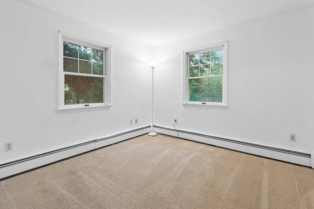 6 Galway Lane Salem NH 03079