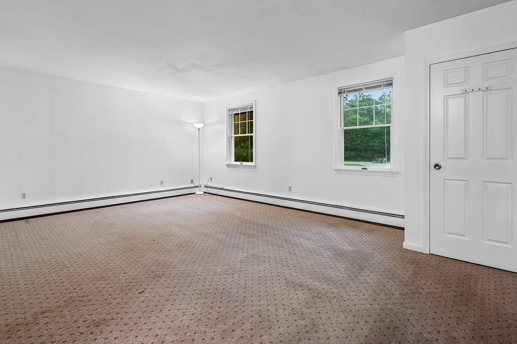 6 Galway Lane Salem NH 03079