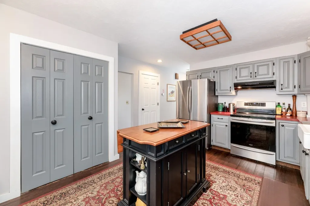 4 Hillrise Lane Meredith NH 03253