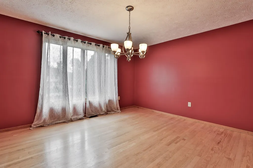27 Bedford Street Nashua NH 03063