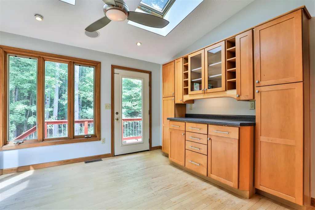 27 Bedford Street Nashua NH 03063
